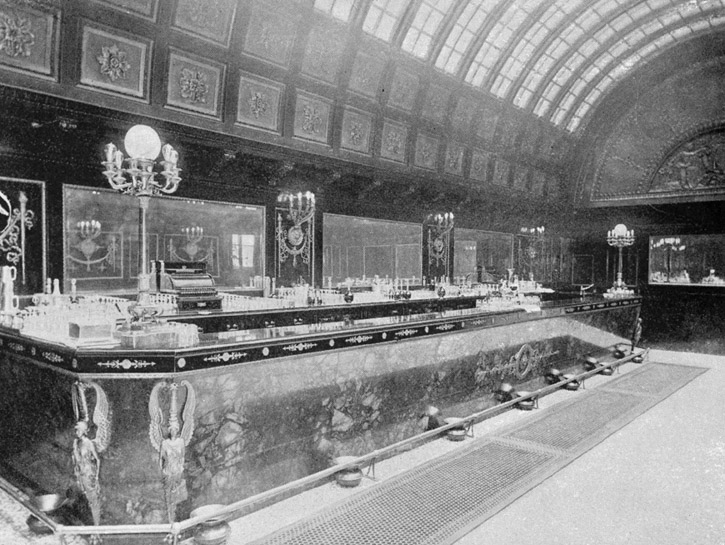 Palace hotel bar